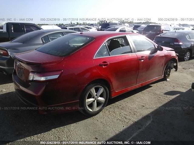 4T1BF3EK2BU723441 - 2011 TOYOTA CAMRY SE/LE/XLE RED photo 4