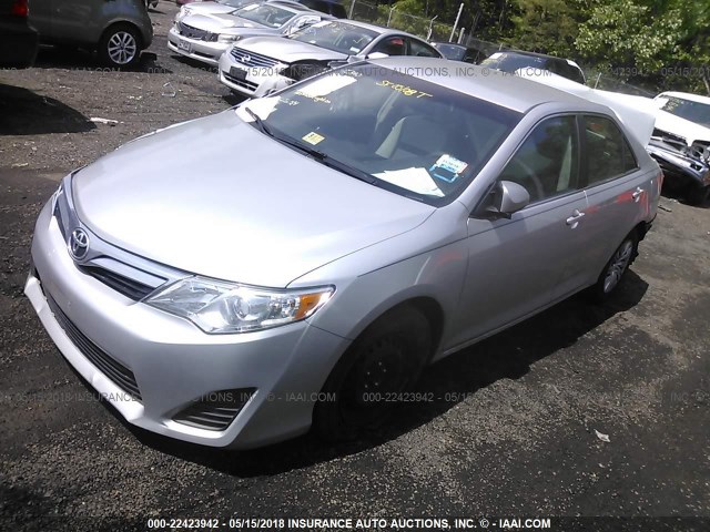 4T4BF1FK1CR247340 - 2012 TOYOTA CAMRY SE/LE/XLE SILVER photo 2