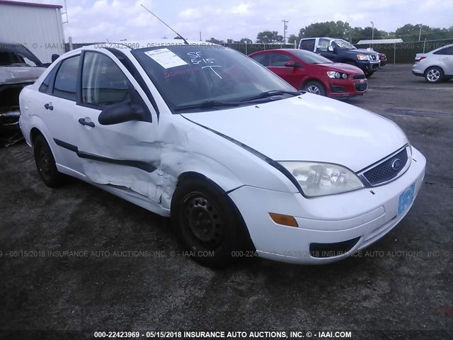 1FAFP34N67W310194 - 2007 FORD FOCUS ZX4/S/SE/SES WHITE photo 1