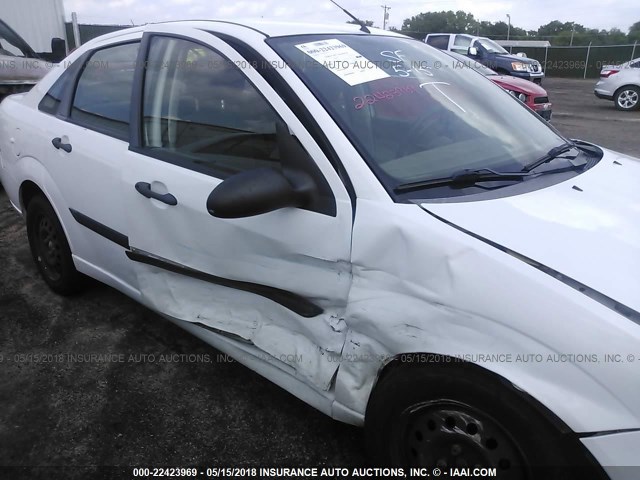 1FAFP34N67W310194 - 2007 FORD FOCUS ZX4/S/SE/SES 白色 照片 6