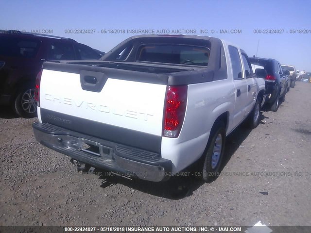 3GNEC12ZX5G125287 - 2005 CHEVROLET AVALANCHE C1500 WHITE photo 4