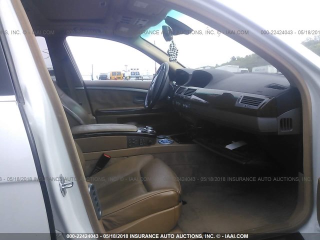 WBAHN835X7DT68745 - 2007 BMW 750 WHITE photo 5