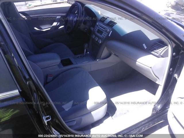 4T4BE46K39R051932 - 2009 TOYOTA CAMRY SE/LE/XLE BLACK photo 5