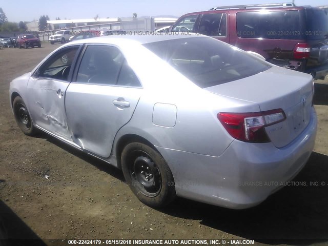 4T4BF1FK7DR316887 - 2013 TOYOTA CAMRY L/SE/LE/XLE SILVER photo 3