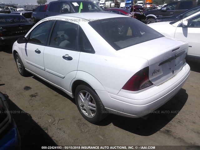 1FAHP34363W146284 - 2003 FORD FOCUS SE COMFORT/SE SPORT WHITE photo 3