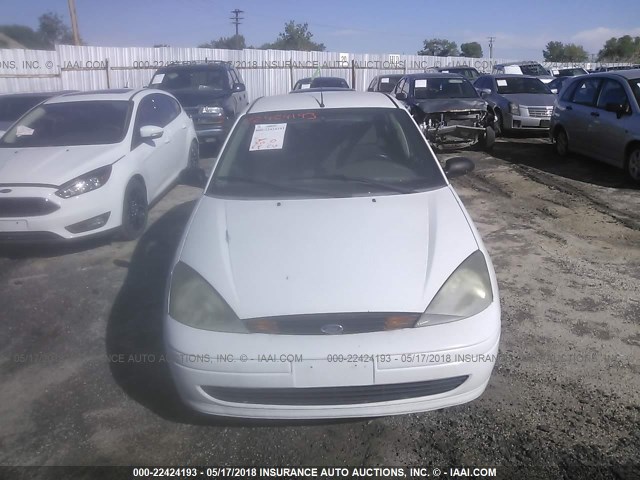 1FAHP34363W146284 - 2003 FORD FOCUS SE COMFORT/SE SPORT WHITE photo 6