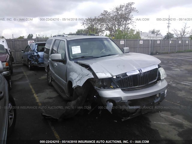 5LMFU28R44LJ29269 - 2004 LINCOLN NAVIGATOR SILVER photo 1