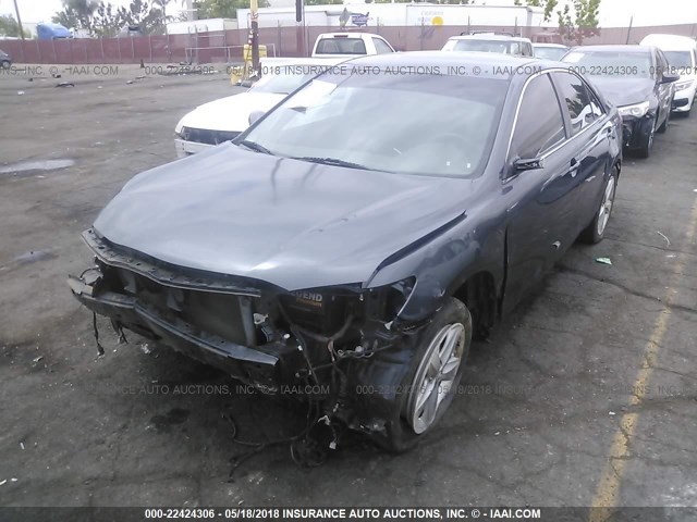 4T1BF3EK8BU606348 - 2011 TOYOTA CAMRY SE/LE/XLE ნაცრისფერი ფოტო 2