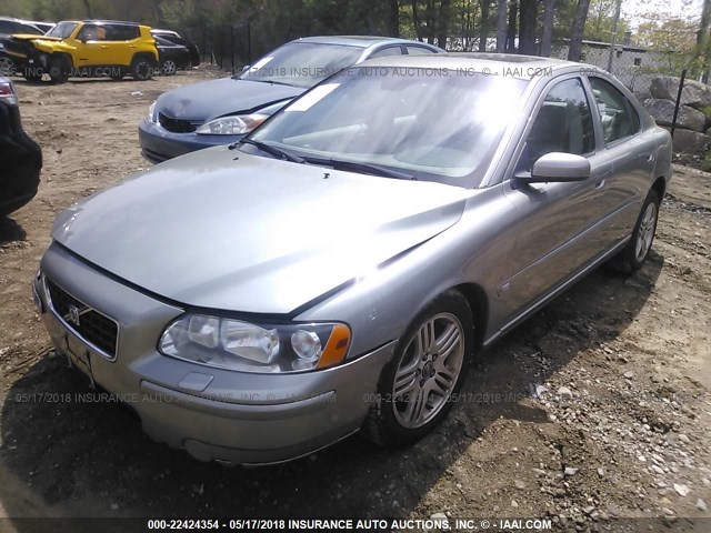 YV1RS592862549973 - 2006 VOLVO S60 2.5T GOLD photo 2