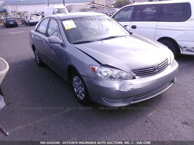 JTDBE32K963051112 - 2006 TOYOTA CAMRY LE/XLE Մոխրագույն լուսանկար 1