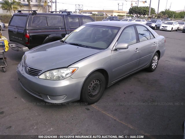 JTDBE32K963051112 - 2006 TOYOTA CAMRY LE/XLE Մոխրագույն լուսանկար 2
