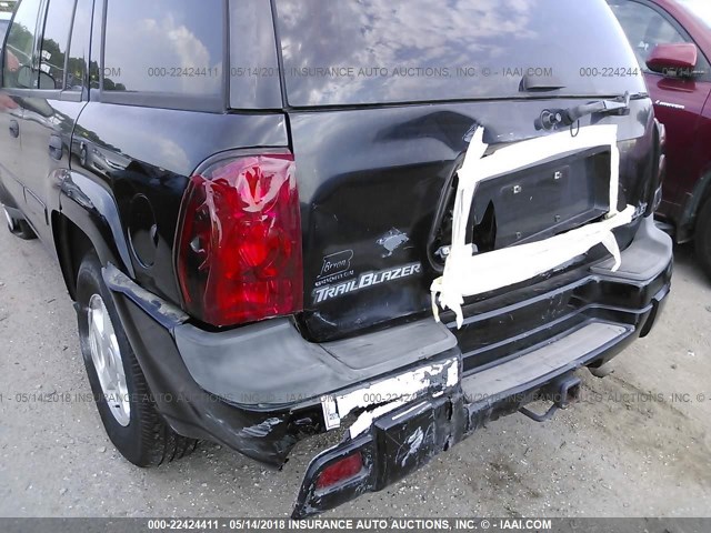 1GNDS13S822412938 - 2002 CHEVROLET TRAILBLAZER  BLACK photo 6