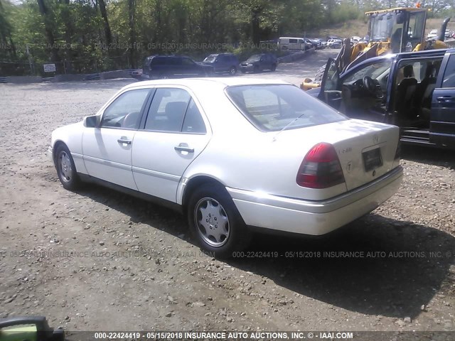 WDBHA22EXSF290346 - 1995 MERCEDES-BENZ C 220 WHITE photo 3