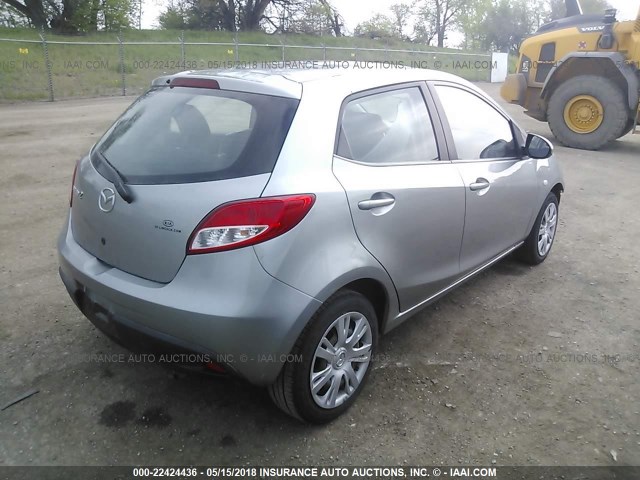 JM1DE1KY7C0142457 - 2012 MAZDA MAZDA2 GRAY photo 4