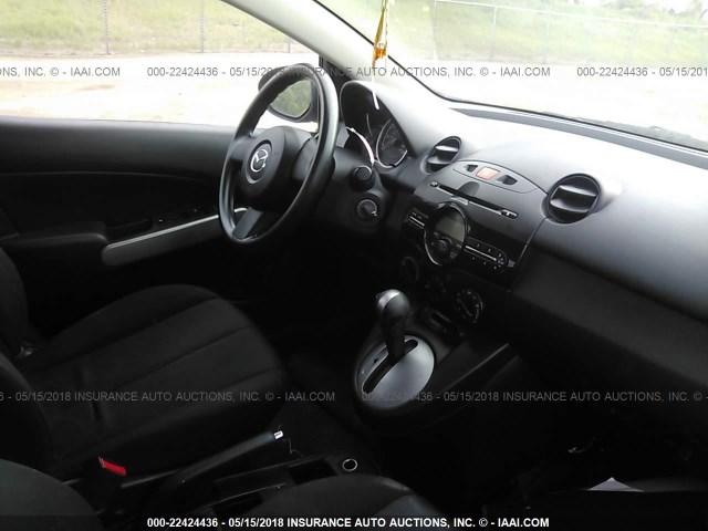 JM1DE1KY7C0142457 - 2012 MAZDA MAZDA2 GRAY photo 5