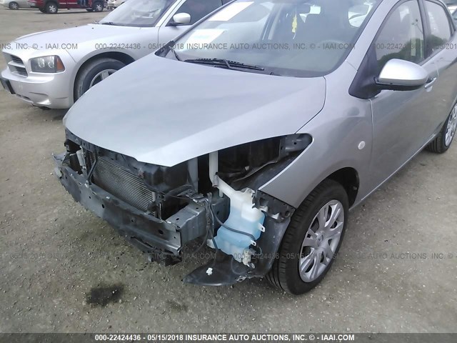 JM1DE1KY7C0142457 - 2012 MAZDA MAZDA2 GRAY photo 6