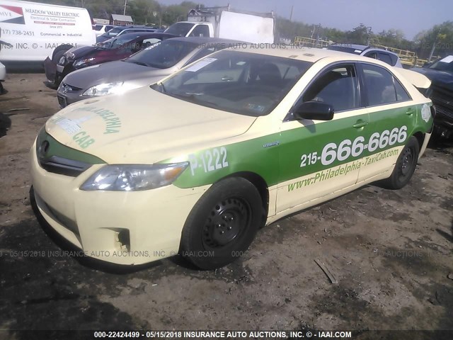 4T1BB3EK7BU132002 - 2011 TOYOTA CAMRY HYBRID TAN photo 2