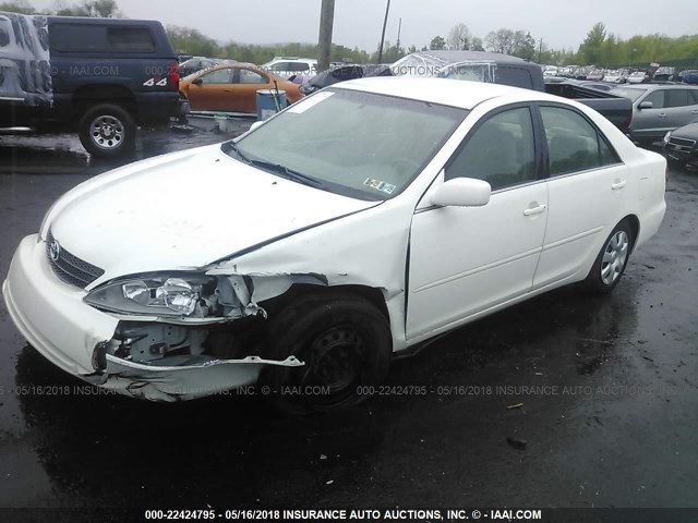 4T1BE32K33U235771 - 2003 TOYOTA CAMRY LE/XLE/SE თეთრი ფოტო 2