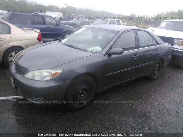 4T1BE30K83U691977 - 2003 TOYOTA CAMRY LE/XLE/SE ნაცრისფერი ფოტო 2