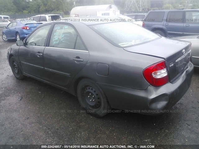 4T1BE30K83U691977 - 2003 TOYOTA CAMRY LE/XLE/SE ნაცრისფერი ფოტო 3