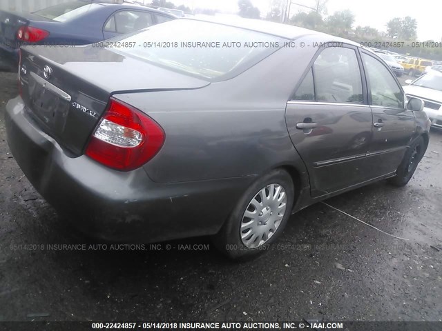 4T1BE30K83U691977 - 2003 TOYOTA CAMRY LE/XLE/SE ნაცრისფერი ფოტო 4