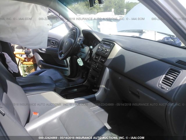 5FNYF18626B004075 - 2006 HONDA PILOT EX SILVER photo 5