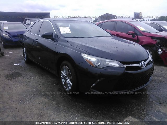 4T1BF1FKXFU071550 - 2015 TOYOTA CAMRY LE/XLE/SE/XSE BLACK photo 1