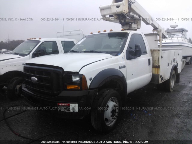 1FDXF46Y96ED19566 - 2006 FORD F450 SUPER DUTY WHITE photo 2