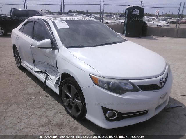 4T1BF1FK5EU323378 - 2014 TOYOTA CAMRY L/SE/LE/XLE 白色 照片 1