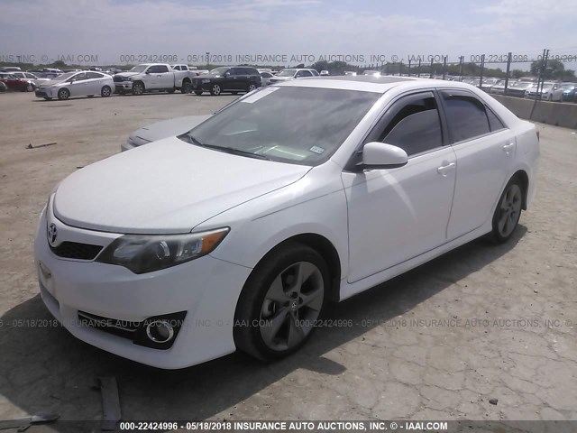 4T1BF1FK5EU323378 - 2014 TOYOTA CAMRY L/SE/LE/XLE 白色 照片 2