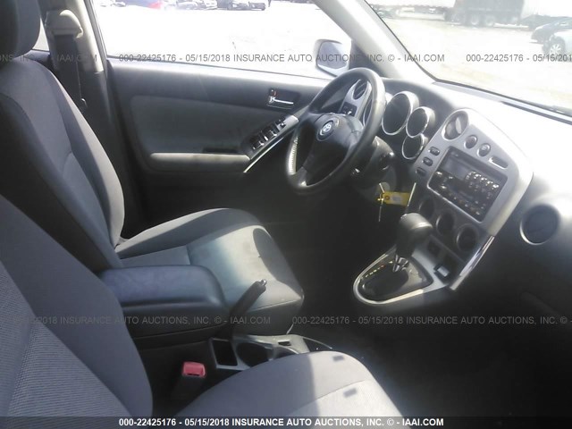 2T1LR32E14C191100 - 2004 TOYOTA COROLLA MATRIX XR SILVER photo 5