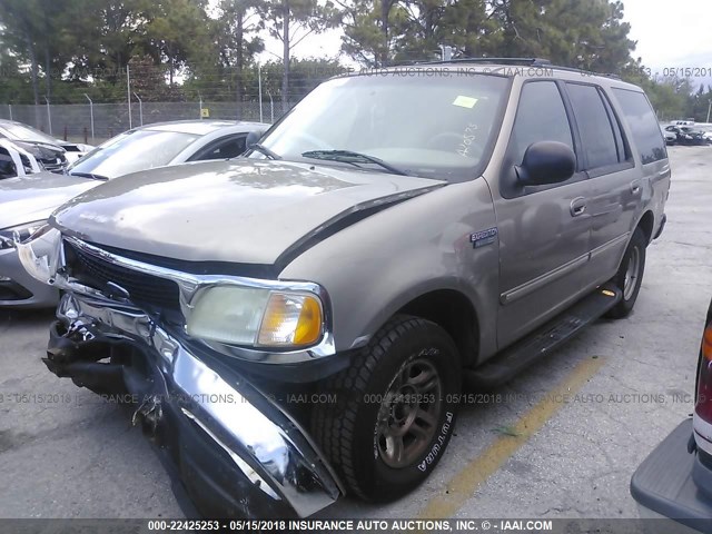 1FMRU15W12LA20575 - 2002 FORD EXPEDITION XLT 金色 照片 2