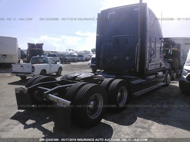 1FUJGLDR6CSBB4692 - 2012 FREIGHTLINER CASCADIA 125  BLUE photo 4