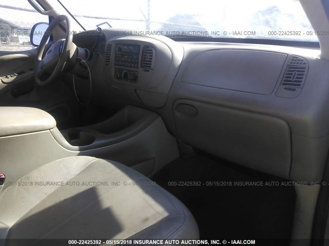 1FMRU15L8YLB49153 - 2000 FORD EXPEDITION XLT TAN photo 5