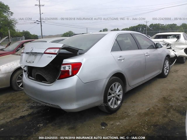 4T4BF1FK0CR194680 - 2012 TOYOTA CAMRY SE/LE/XLE 银色 照片 4