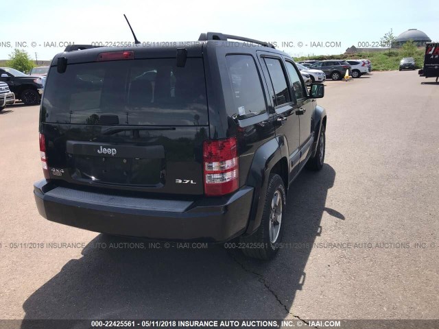 1J8GN28K08W170345 - 2008 JEEP LIBERTY SPORT 黑色 照片 4