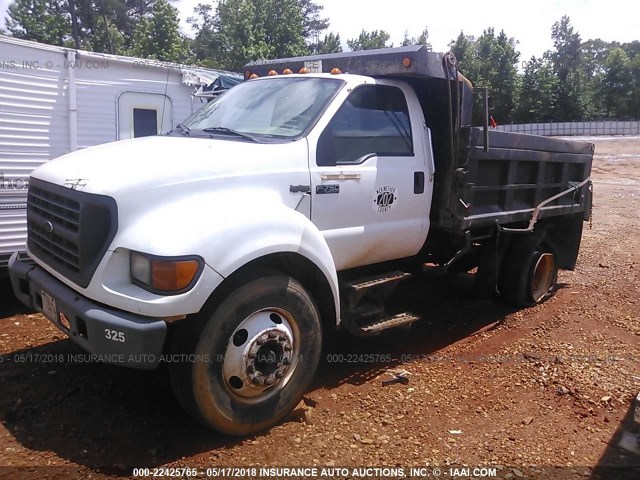 3FDPF75Y51MA82452 - 2001 FORD F750 SUPER DUTY WHITE photo 2