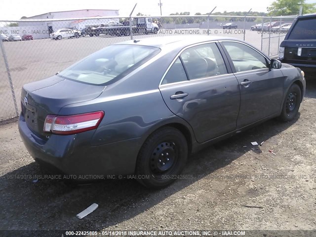 4T1BF3EKXAU074468 - 2010 TOYOTA CAMRY SE/LE/XLE ნაცრისფერი ფოტო 4
