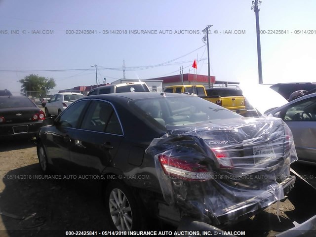 4T4BF3EK8AR071168 - 2010 TOYOTA CAMRY SE/LE/XLE 灰色 照片 3