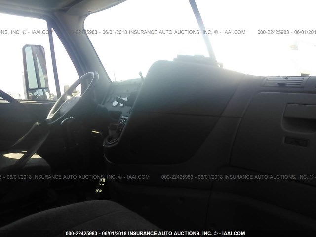 1FUJGLBG8CSBS6333 - 2012 FREIGHTLINER CASCADIA 125  Unknown photo 5