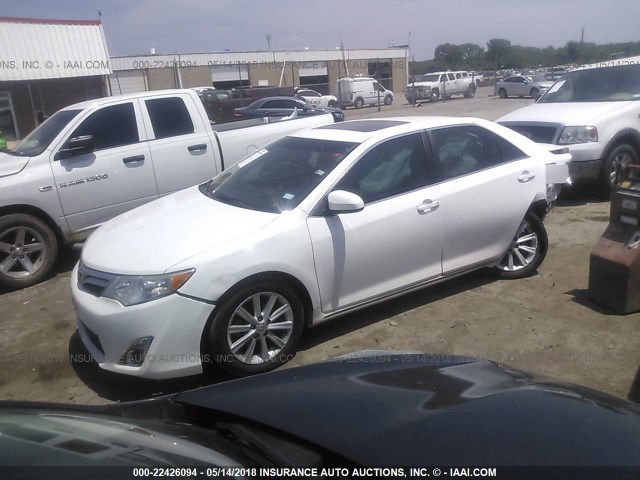 4T1BF1FK8CU504195 - 2012 TOYOTA CAMRY SE/LE/XLE 白色 照片 2