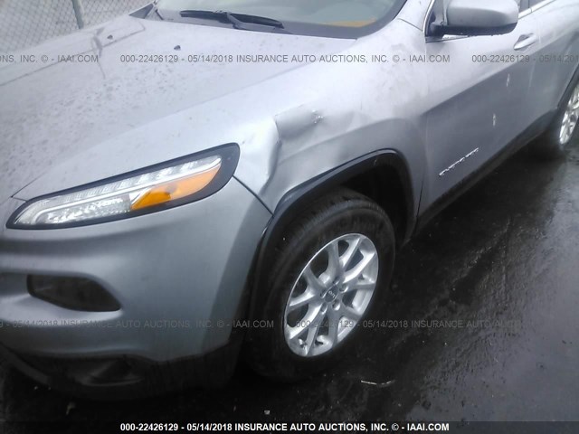 1C4PJMCS8FW524390 - 2015 JEEP CHEROKEE LATITUDE GRAY photo 6