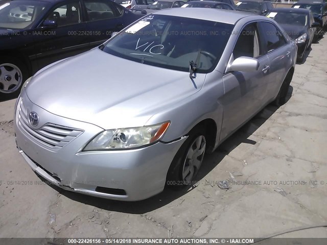 JTNBE46K673101980 - 2007 TOYOTA CAMRY NEW GENERAT CE/LE/XLE/SE GRAY photo 2