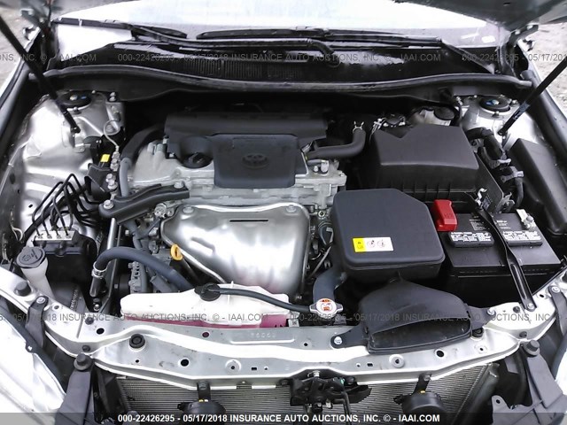 4T1BF1FK8HU375897 - 2017 TOYOTA CAMRY LE/XLE/SE/XSE SILVER photo 10