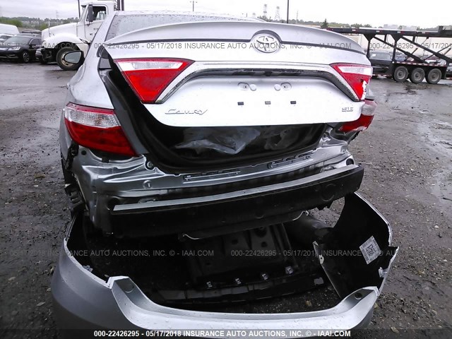 4T1BF1FK8HU375897 - 2017 TOYOTA CAMRY LE/XLE/SE/XSE SILVER photo 6