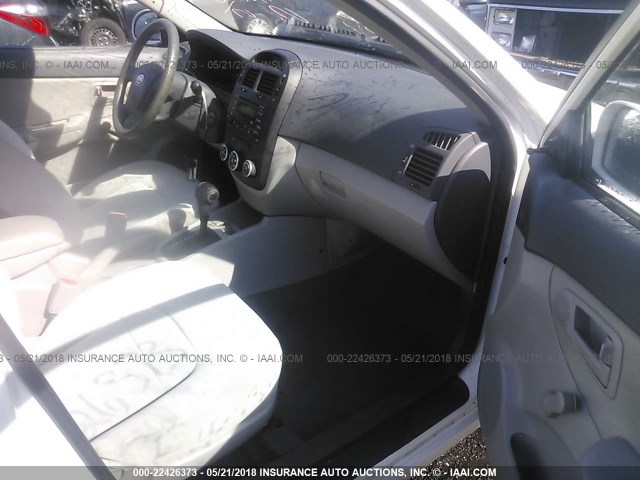 KNAFE222095640647 - 2009 KIA SPECTRA EX/LX/SX WHITE photo 5