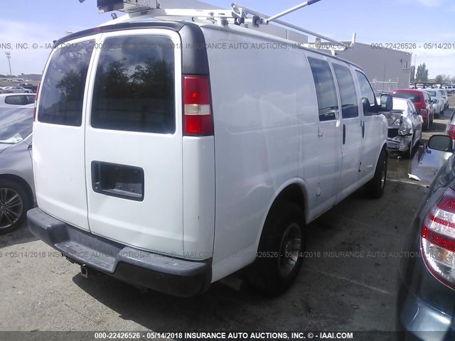 1GCGG25V971239920 - 2007 CHEVROLET EXPRESS G2500  WHITE photo 4