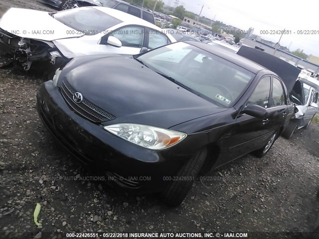 JTDBE32K220038309 - 2002 TOYOTA CAMRY LE/XLE/SE BLACK photo 2