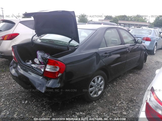 JTDBE32K220038309 - 2002 TOYOTA CAMRY LE/XLE/SE BLACK photo 4