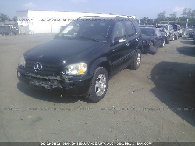 4JGAB54E72A362787 - 2002 MERCEDES-BENZ ML 320 BLACK photo 2